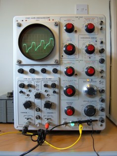 1968 Tek 545B Tube Scope